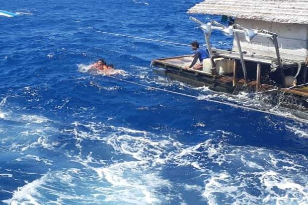 5 Jam Terapung, 2 Nelayan Berhasil Diselamatkan TNI AL dan Basarnas