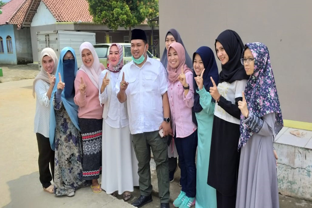 DBD Mengancam, Caleg Perindo Fogging Lingkungan Warga di Sumur Batu