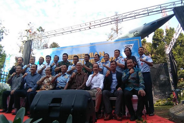 Pensiun, Pesawat Tempur F-5 Tiger Dipajang di Taman Lalu Lintas Bandung