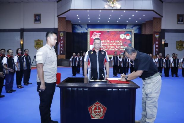Panglima TNI Kukuhkan Pengurus Pusat INKAI Periode 2018-2022