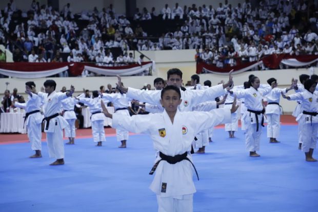 Panglima TNI Kukuhkan Pengurus Pusat INKAI Periode 2018-2022