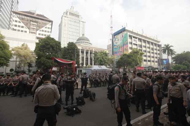 Jelang Sidang MK, Massa Kumpul di Sekitar Patung Kuda