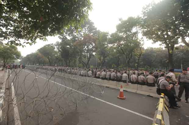 Jaga Gedung MK, Polisi-TNI Dilarang Bawa Senjata Api