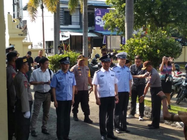 Diduga Buka Kantor Bersama dengan Polisi China, Kapolres Ketapang Dicopot