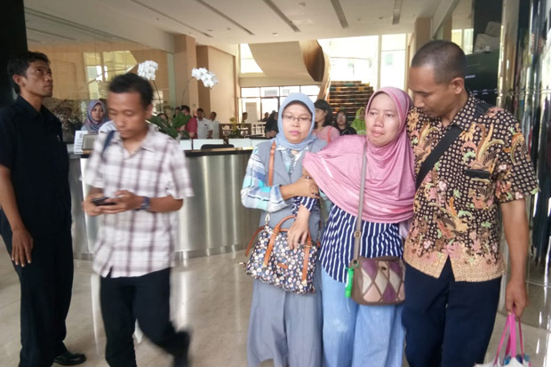 Protes PPDB Online di Pemkot Tangsel, Ibu Hamil Keguguran