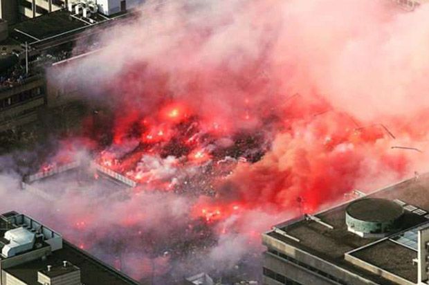 Lautan Manusia Tumpah di Alun-Alun Eindhoven Rayakan Juara PSV