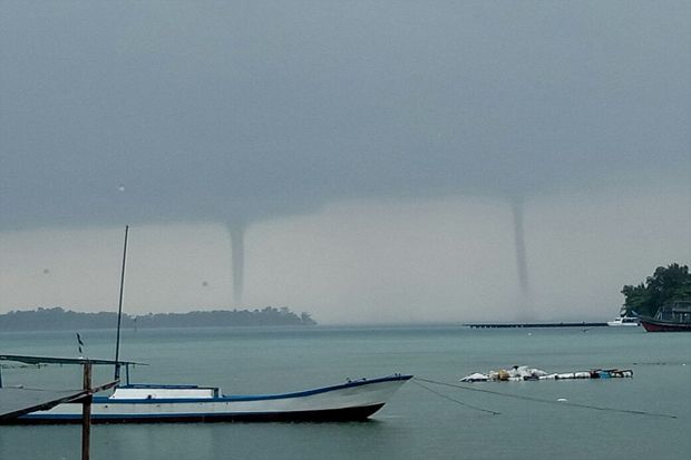 BNPB Rilis Foto Penampakan 3 Puting Beliung di Kepulauan Seribu