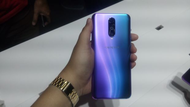 Incar Konsumen Kaya di Indonesia, Oppo R17 Pro Dibanderol Rp9,9 Juta