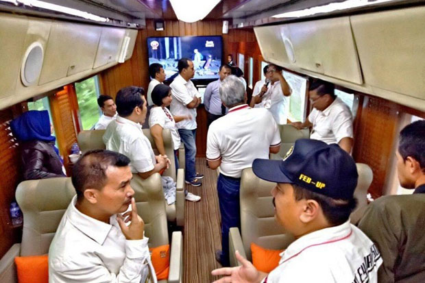 When Alumni Meeting Held on Train