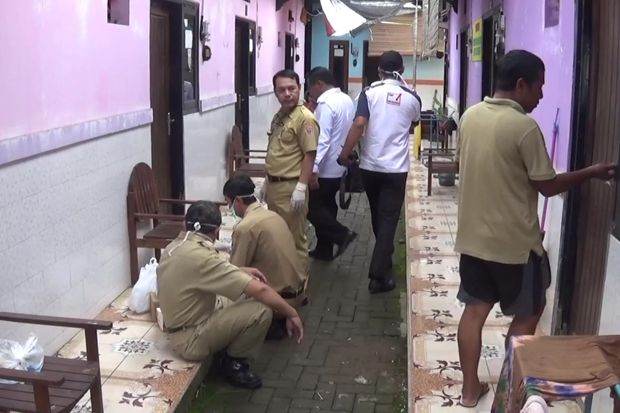 BNN dan Dinkes Batang Razia Tempat Kos, Wanita Pemandu Lagu Kaget
