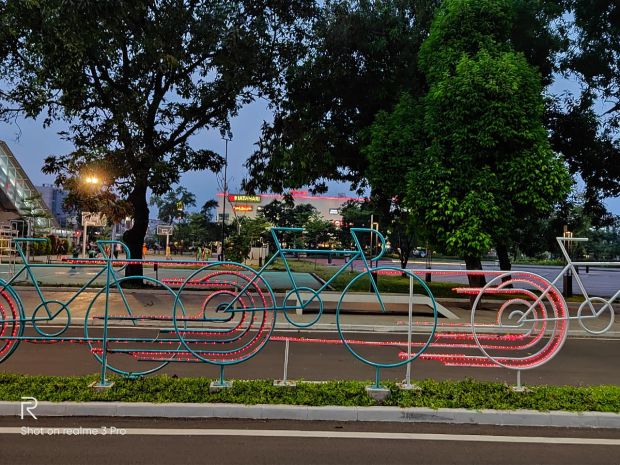Menakar Kecanggihan realme 3 Pro dan Vivo V15, Siapa Pemenangnya?