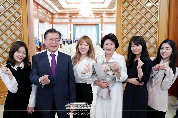 Seohyun SNSD dan Red Velvet Makan Siang Istimewa Bersama Presiden