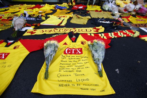 Watford Gelar Penghormatan untuk Mendiang Graham Taylor