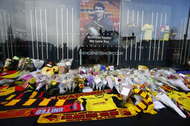 Watford Gelar Penghormatan untuk Mendiang Graham Taylor