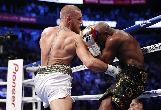 Detik-detik McGregor Sempoyongan