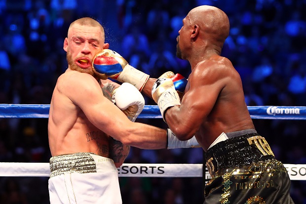 Detik-detik McGregor Sempoyongan