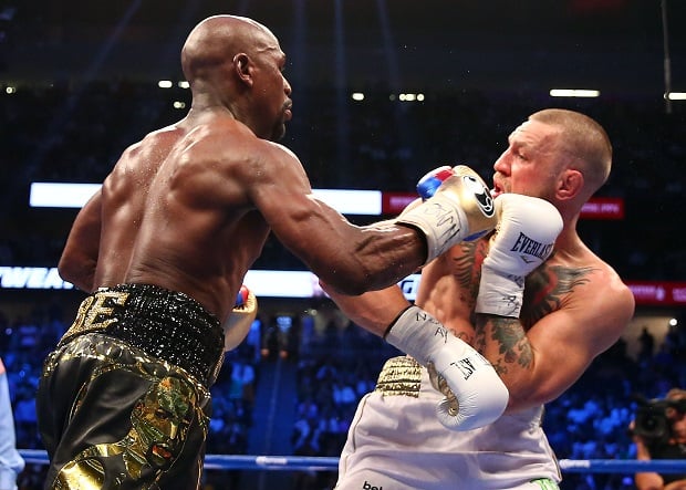 Detik-detik McGregor Sempoyongan