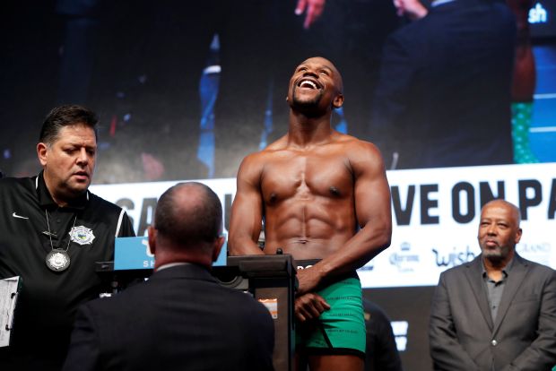 Mayweather Ceking ketimbang McGregor
