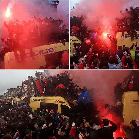 Penggemar Liverpool Berulah, Naik Atap Mobil Polisi hingga Nyalakan Flare