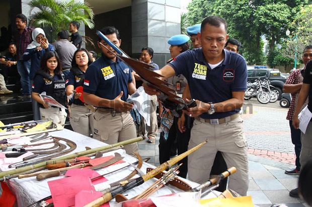 Berbekal Senjata Mengerikan, Puluhan Anggota Geng Motor Diringkus