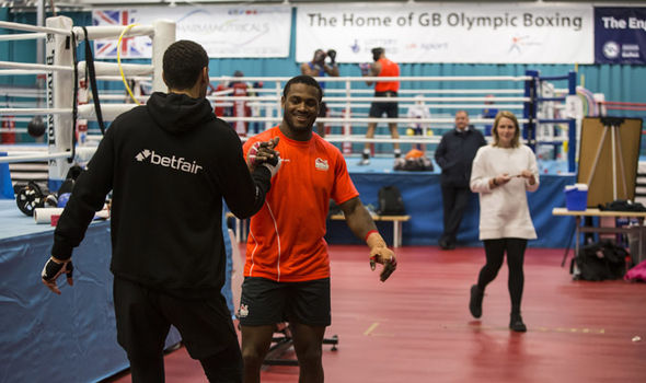 Rio Ferdinand Sparring versus Tim Tinju Olimpiade Inggris