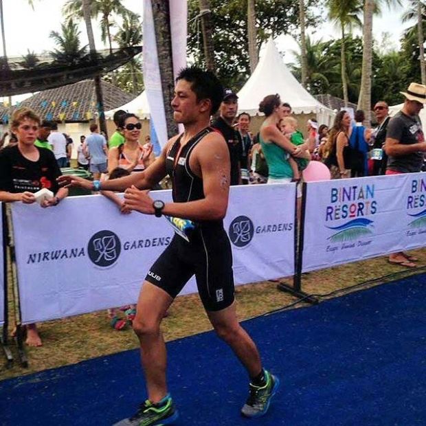 Rio Haryanto saat beraksi di Bintan Triathlon 2017. (Foto-twitter)2