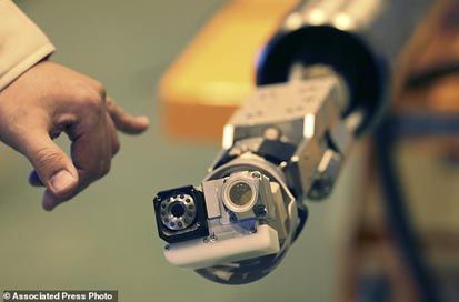 Robot Ular Pendeteksi Radioaktif Selidiki PLTN Fukushima