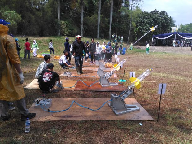 Kenalkan Sains, Puspa Iptek Bandung Gelar Kompetisi Roket Air