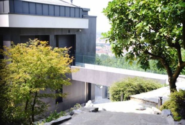 Boyong Pacar dan Anak, Ronaldo Tempati Dua Villa Modern di Turin