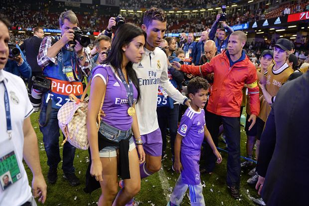 Ronaldo Rayakan Gol ke-600 Bersama Keluarga