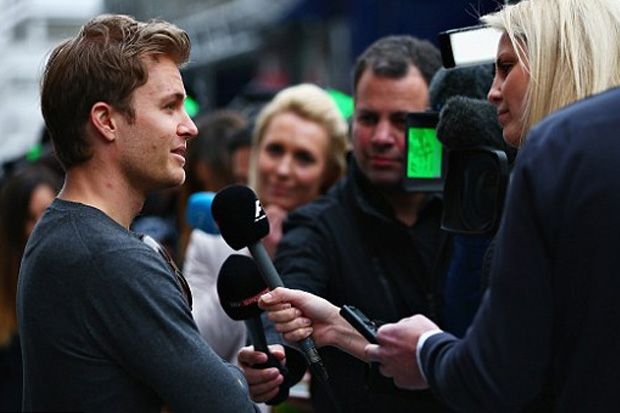 Kunjungi Garasi Mercedes, Rosberg Bilang F1 W08 Hybrid Mengerikan