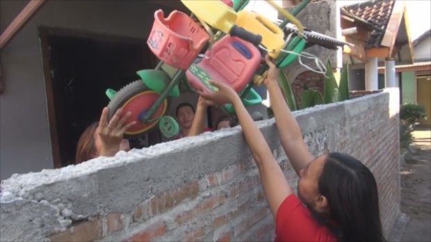Rumah Dikurung Pagar Tembok Tetangga, Wanita Ini Bawa Kasusnya ke Pengadilan