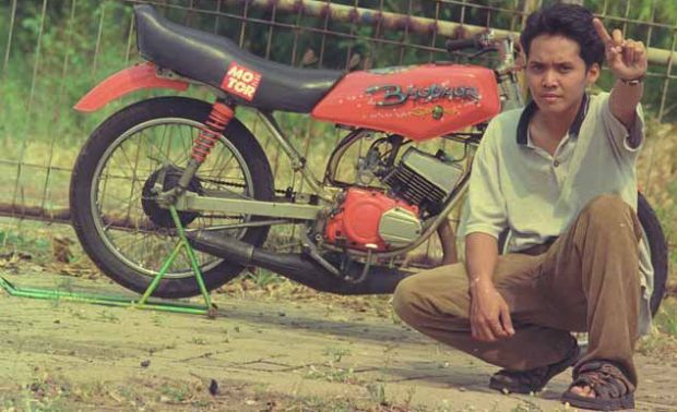 Joki Haram Injak Bumi di Atas Yamaha RX King Setan
