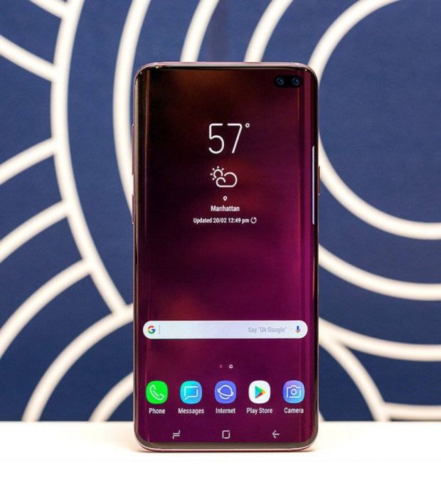 Bocoran Pelindung Layar Galaxy S10 Plus Pertegas Dual Selfie di Lubang