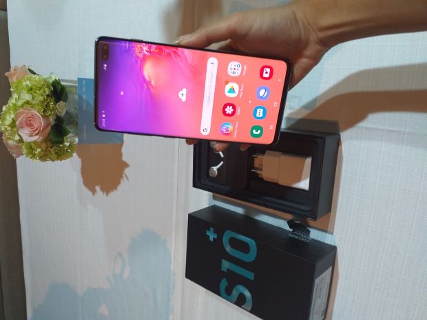 Samsung Galaxy S10, Mulai dari Infinity O Hingga Wireless Powershare