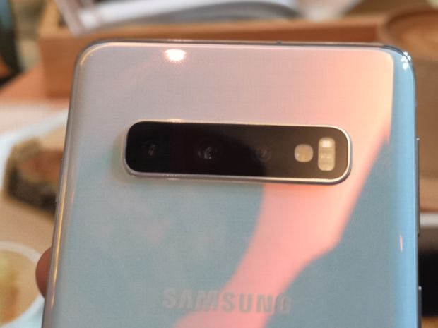 Samsung Galaxy S10, Mulai dari Infinity O Hingga Wireless Powershare