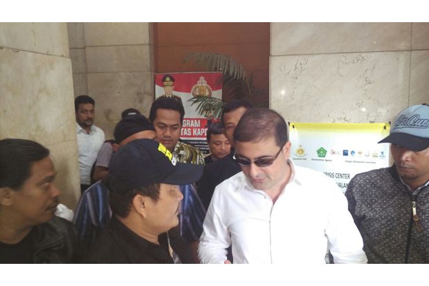 Mengaku Ketakutan, Pengirim Bunga untuk Setnov Dikawal 7 Bodyguard