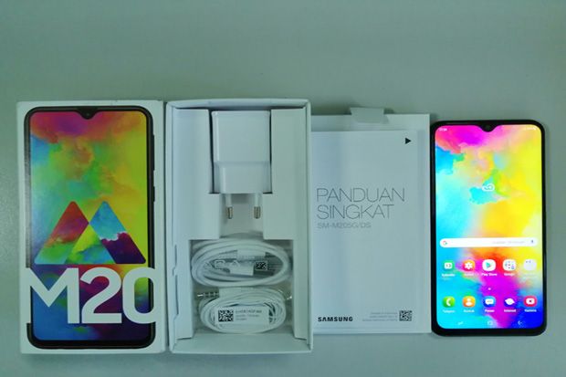 Unboxing Samsung Galaxy M20, Konsumen di Indonesia Dapat Kejutan
