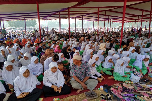 Sambut Tahun Baru Hijriyah, Ribuan Santri di Pekalongan Khatamkan Quran