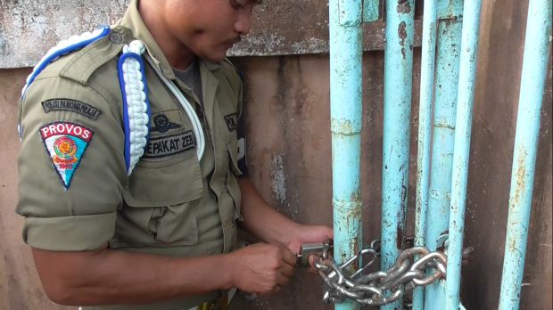 Kantor KPU Nias Disegel Paksa Pemkot Gunungsitoli