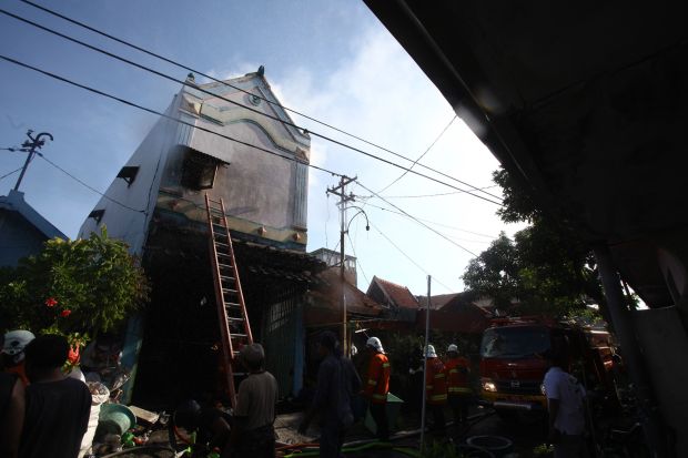 Rumah Kos di Surabaya Terbakar, 8 Orang Tewas di Lokasi