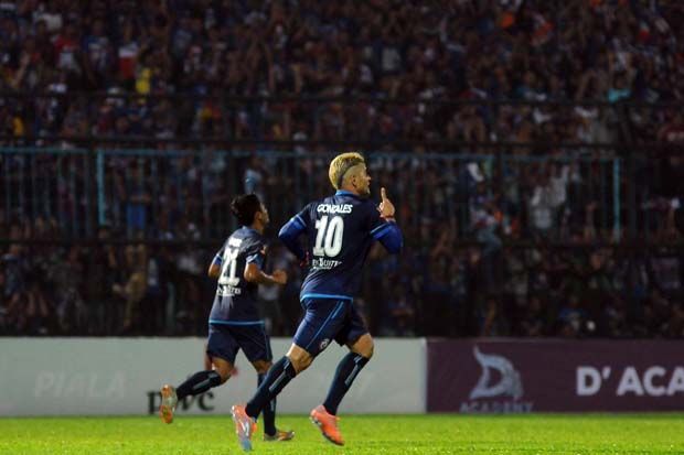 Selebrasi gol Christian Gonzales di semifinal Piala Presiden 2017. (Foto-AremaFC)