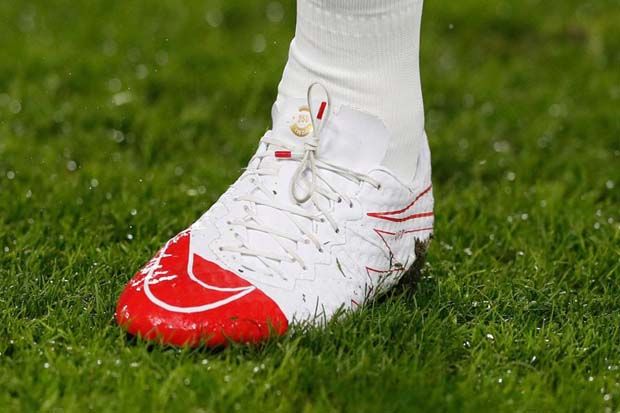 Ternyata Sepatu Baru Rooney Enggak Bawa Hoki