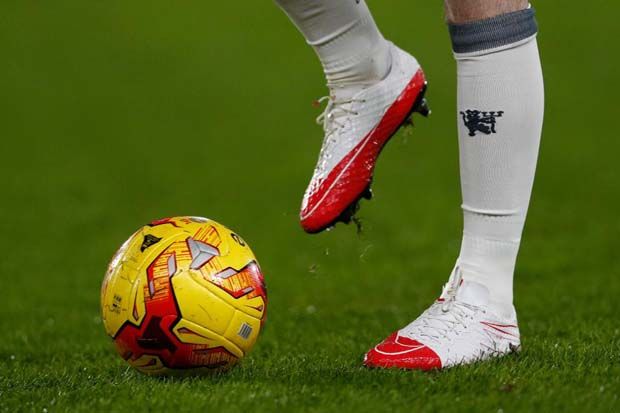 Ternyata Sepatu Baru Rooney Enggak Bawa Hoki