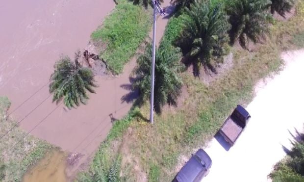 Astra Group dan Pemerintah Desa Perbaiki Tanggul Sungai Lariang yang Jebol