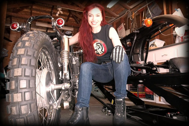 Montir-montir Cantik yang Dijamin Bikin Gagal Fokus