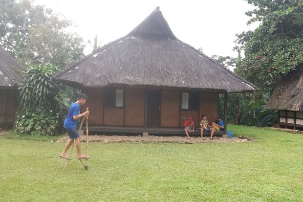 Menikmati Dunia Berhenti di Kampung Sindangbarang