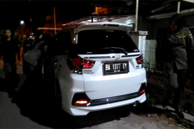 Dokter Koas dan Calon Bidan Tertangkap Basah Endehoi di Mobil