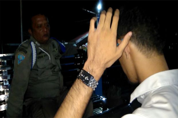 Dokter Koas dan Calon Bidan Tertangkap Basah Endehoi di Mobil