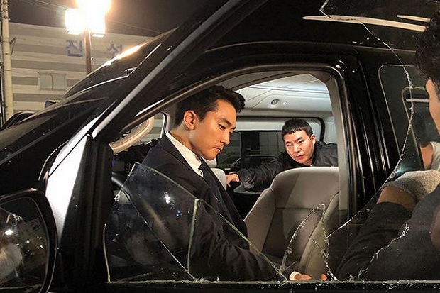 Song Seung Heon Ingin Tampil Misterius sebagai Aktor
